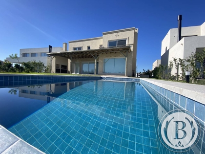 Alquiler Anual de Casa en Santa Ana en Santa Ana