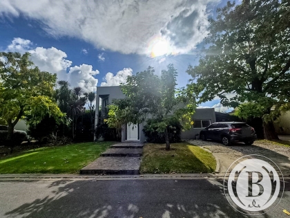 Alquiler Anual de Casa en Villa Olivos en Villa Olivos