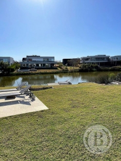 Venta de Casa en El Golf en El Golf, Tigre — Foto 3