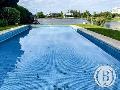 Venta de Casa en San Benito en San Benito, Tigre — Foto 1